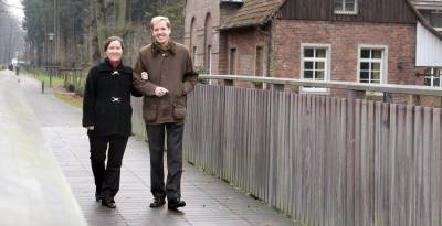 Spaziergang mit meiner Frau im Velener Tiergarten (2008)
