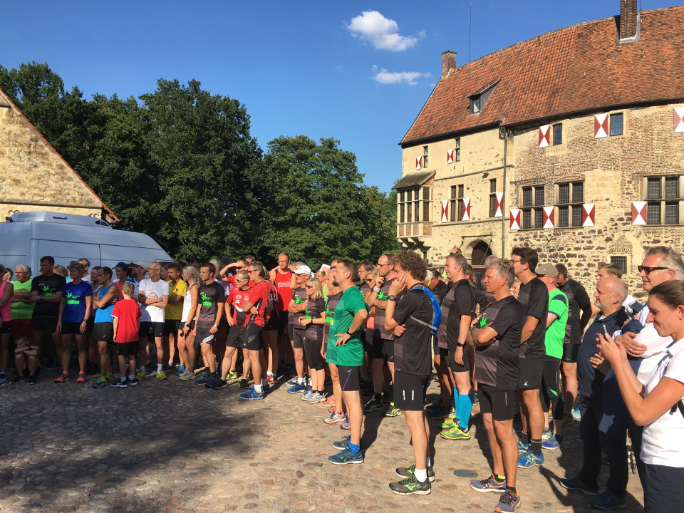 Gro war der Andrang bei der Erffnung der beiden Laufstrecken rund um die Burg Vischering