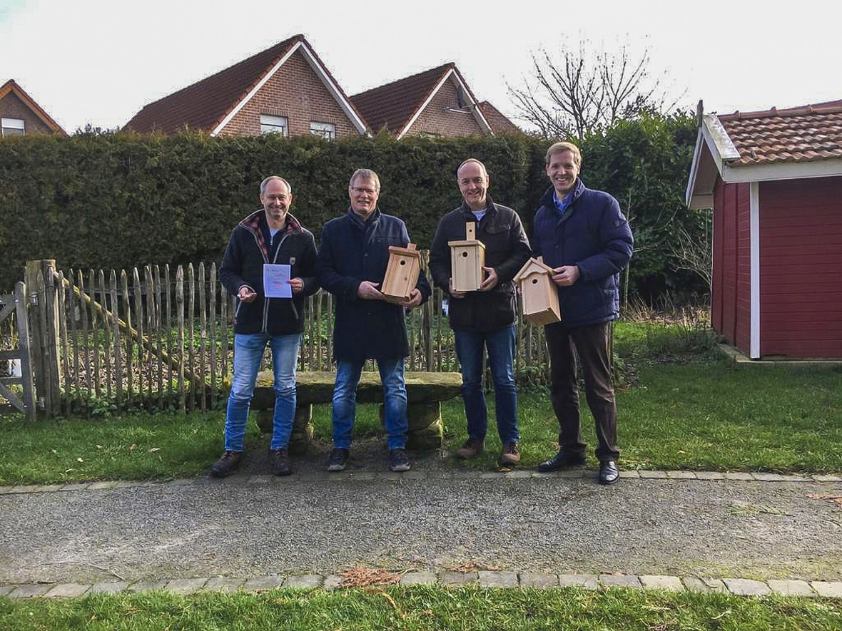 Christoph Steinhoff (Umweltabteilung Kreis Coesfeld), Heinrich Hermann (Werksttten Karthaus), Thomas Zimmermann (Naturschutzzentrum) und Landrat Dr. Christian Schulze Pellengahr in Darup