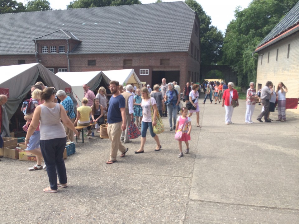 Empfehlenswert: ein Besuch des Bchermarktes auf der alten konomie der Benediktinerabtei Gerleve