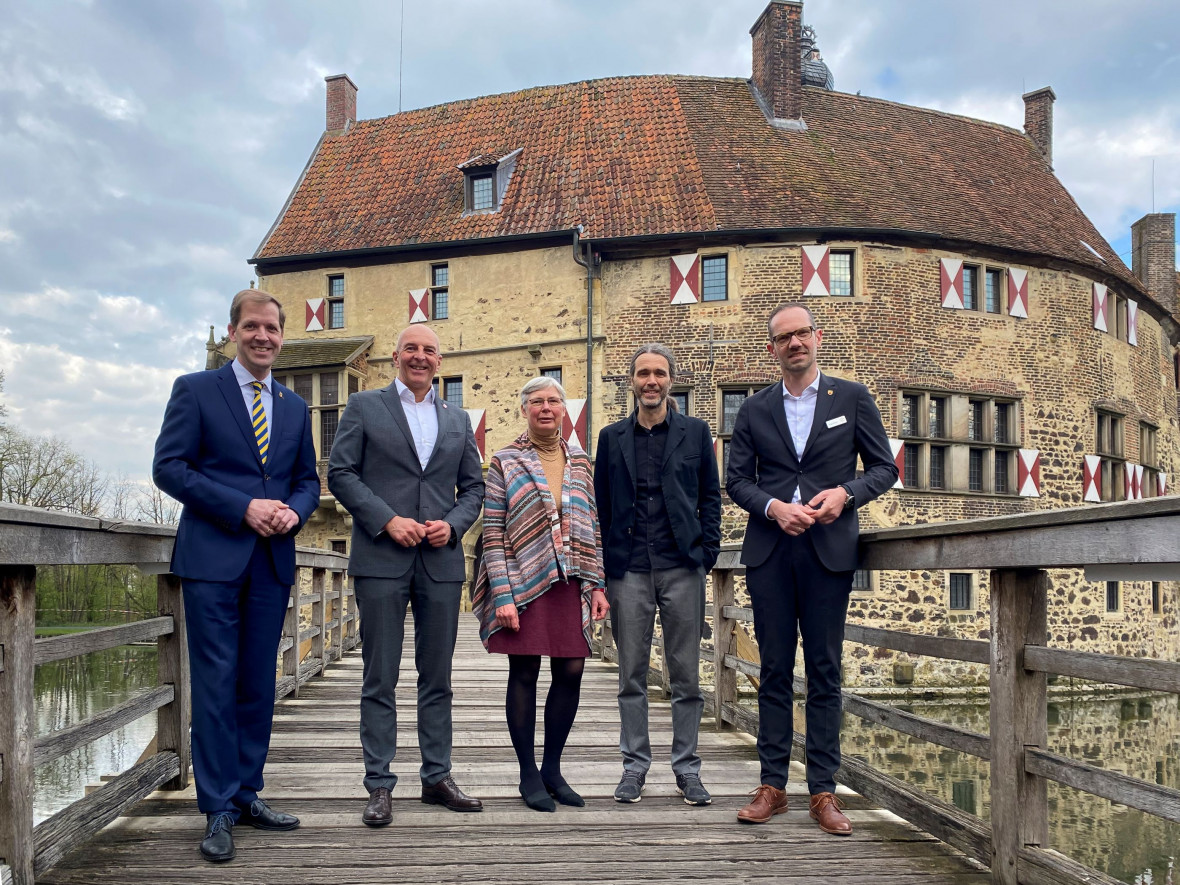 Landrat Dr. Christian Schulze Pellengahr, LWL-Direktor Dr. Georg Lunemann, Vorsitzende Prof. Dr. Mechthild Black-Veldtrup, Dr. Andreas Neuwhner und Brgermeister Ansgar Mertens