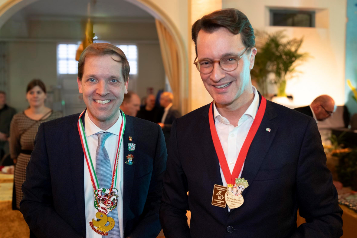 Landrat Dr. Christian Schulze Pellengahr mit Ministerprsident Hendrik Wst bei der Ehrung der Kinderprinzenpaare in Coesfeld.