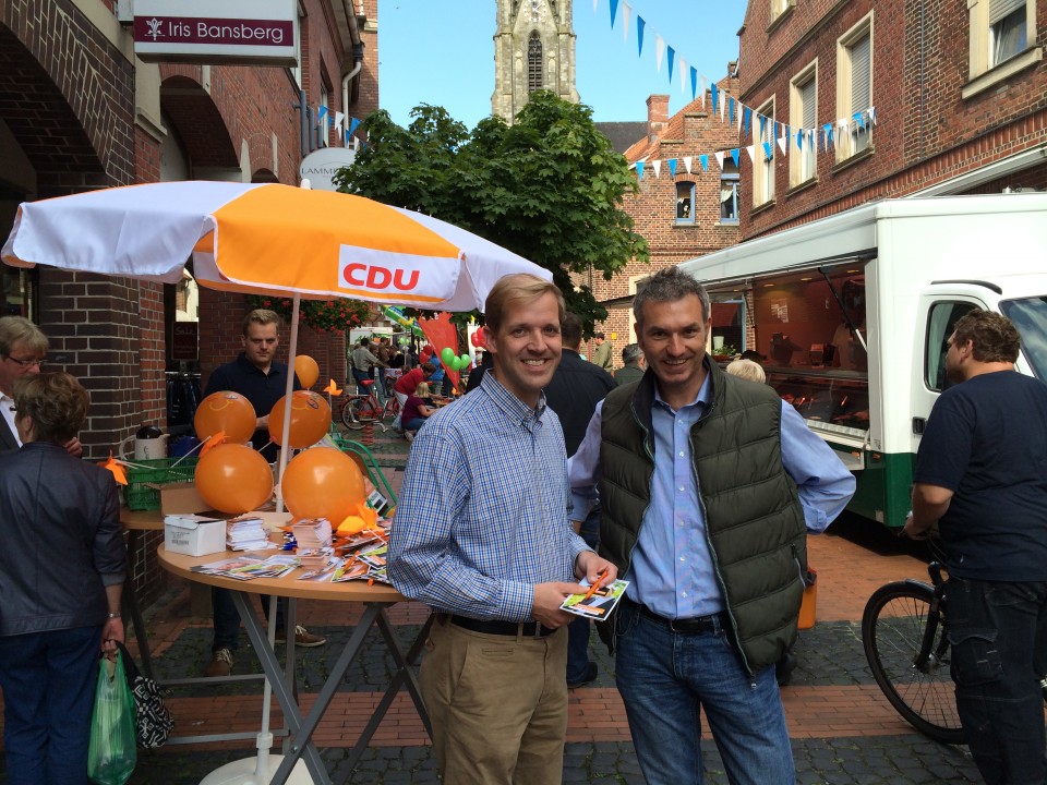 Stefan Holtkamp und Christian Schulze Pellengahr in der Fugngerzone in Billerbeck