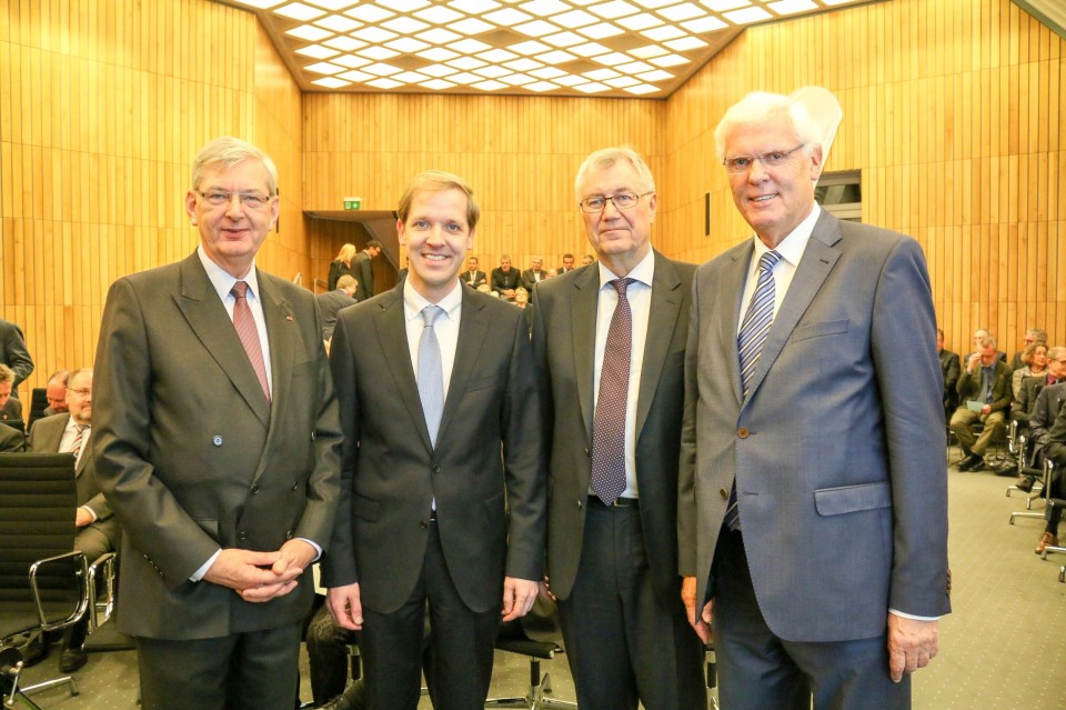 Landrat Dr. Christian Schulze Pellengahr (2.v.l.) mit den Rednern des Festaktes: MdB Karl Schiewerling, Regierungsprsident Prof. Dr. Reinhard Klenke und Dr. Peter Paziorek (v.l.n.r.)